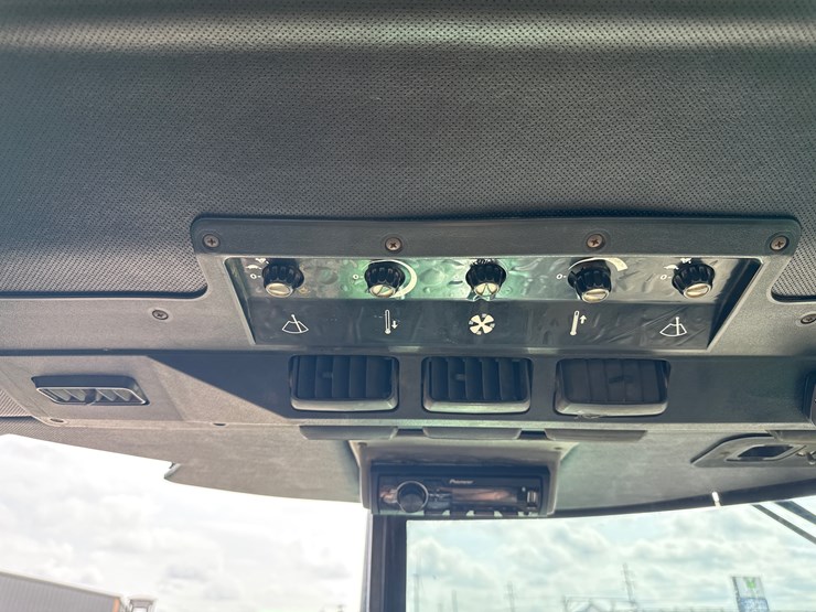 john-deere-4840-image-43