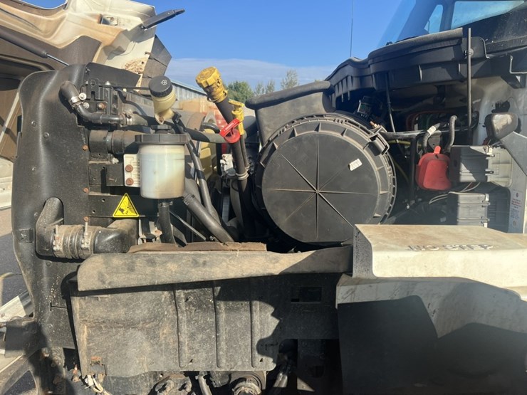 #1249-•-2011-navistar-7600-sba-6x4-2010-mixer-truck-image-9