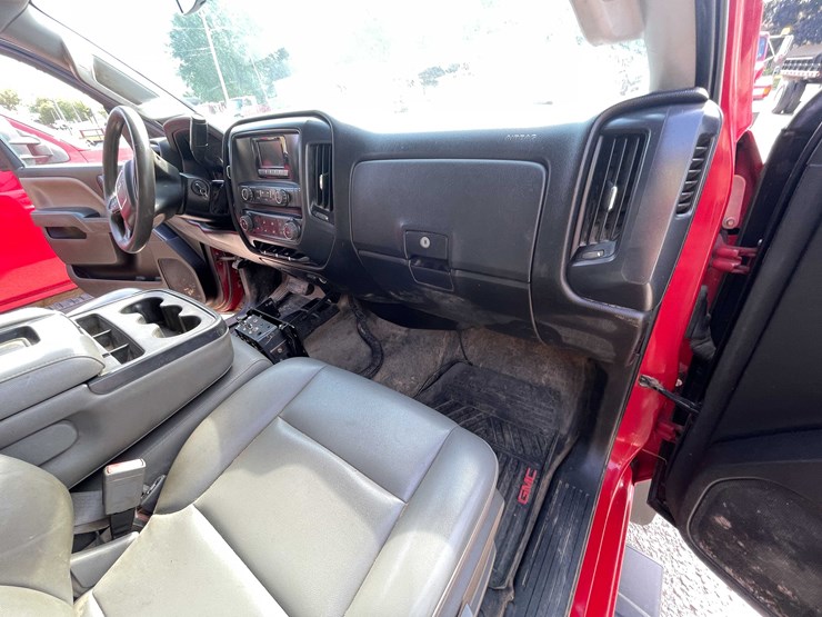 2015-gmc-sierra-2500hd-image-69