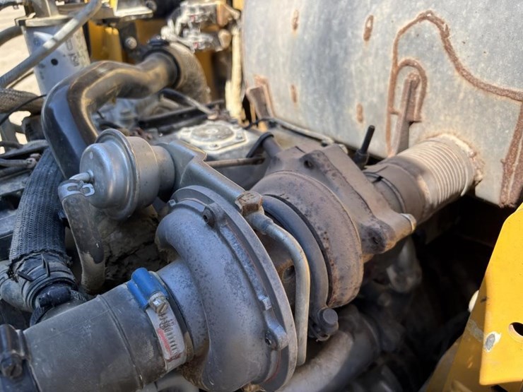 2019-deere-310l-ep-image-56