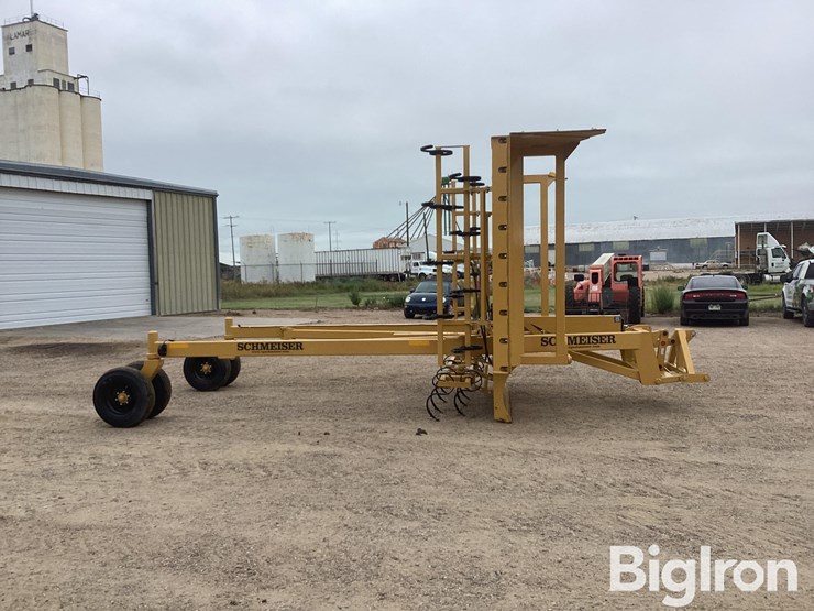 2022-schmeiser-svt24r-24'-varitrak-folding-3-pt-land-leveler-image-4