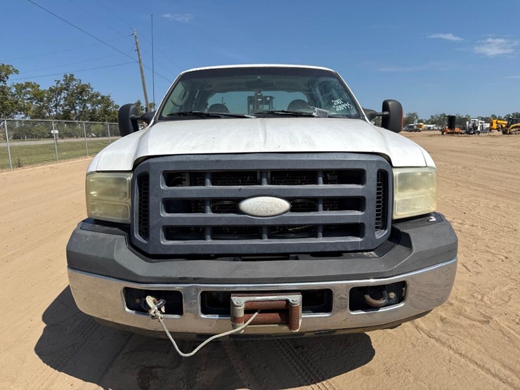 ford-f250-xl-image-3