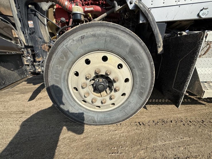 2013-kenworth-t800-image-74