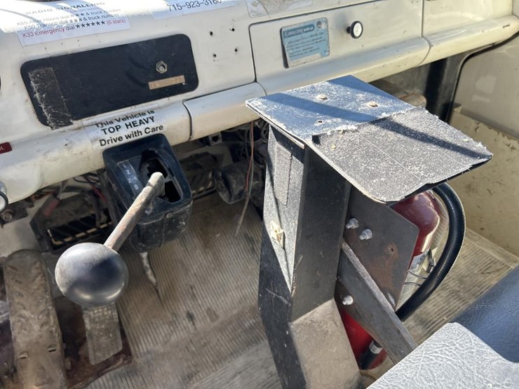 1990-ford-8000-image-58