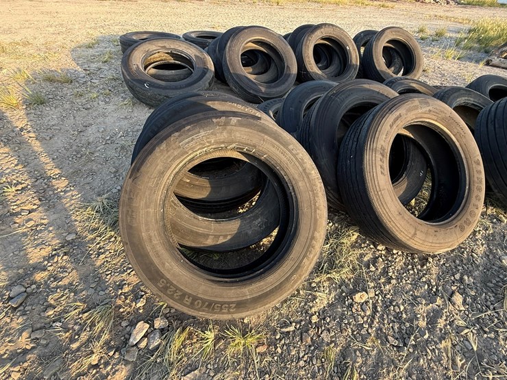 #649-•-lot-of-miscellaneous-tires-inv#:-9979-image-13