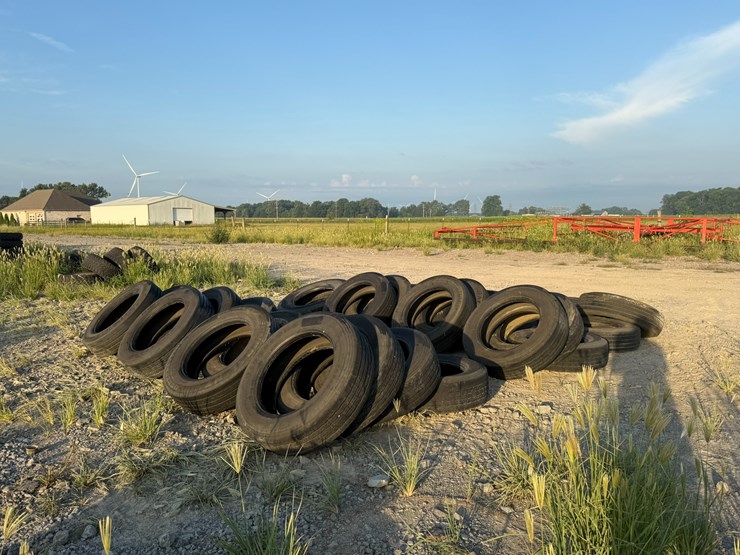 #649-•-lot-of-miscellaneous-tires-inv#:-9979-image-2