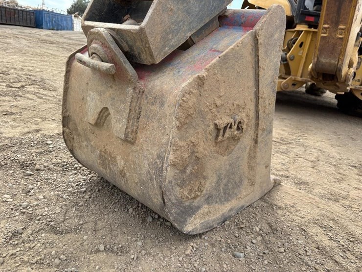 2013-caterpillar-420f-image-17