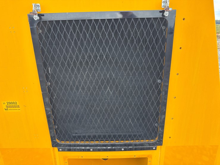 2015-john-deere-4045t-image-21