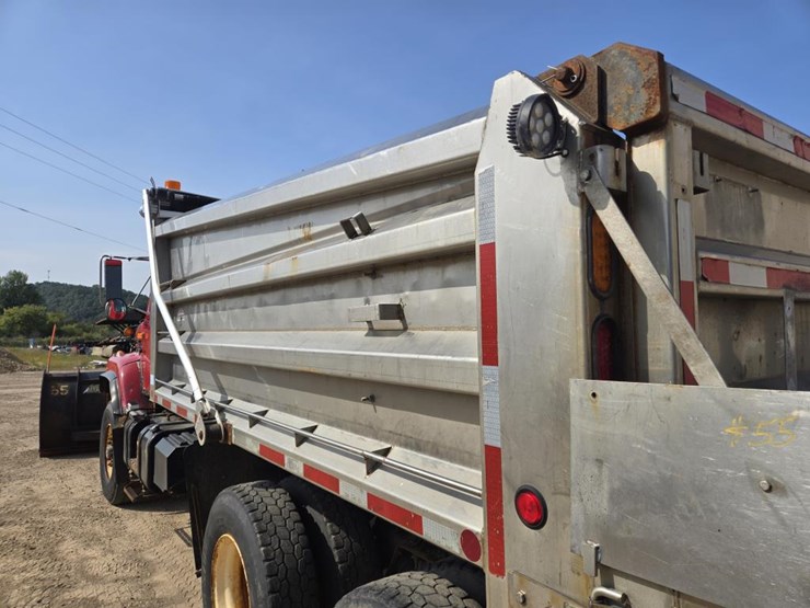 #1243-•-2002-international-6x4-dump-truck-image-12
