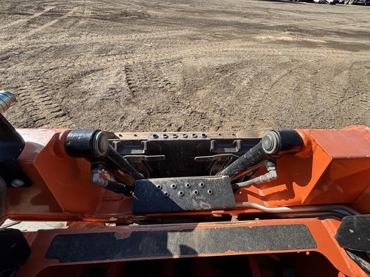 2019-gehl-r105-image-21