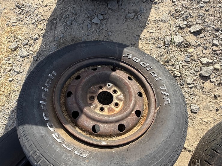 #5035-•-lot-of-(3)-miscellaneous-tires--inv#5035-inv#-5035-image-10