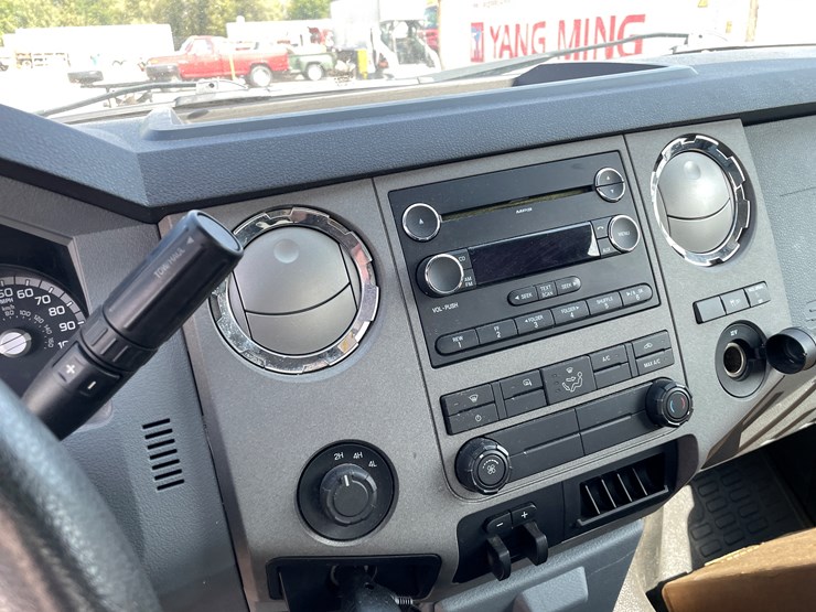 2011-ford-f250-image-32