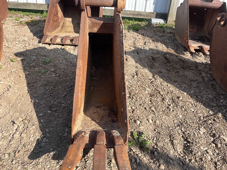 #13395-•-new-holland-bucket-image-9