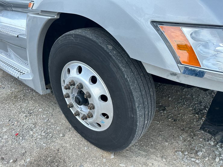 2018-western-star-5700-image-10