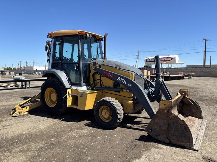 2019-deere-310l-ep-image-2
