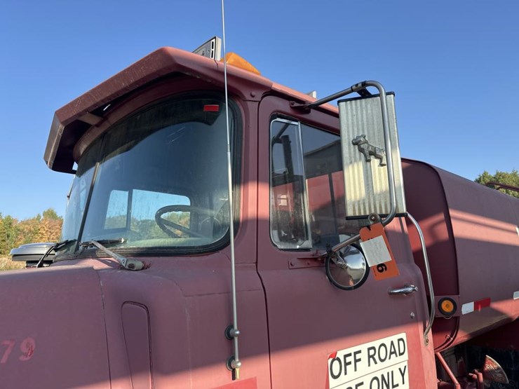 1986-mack-dm686sx-image-12