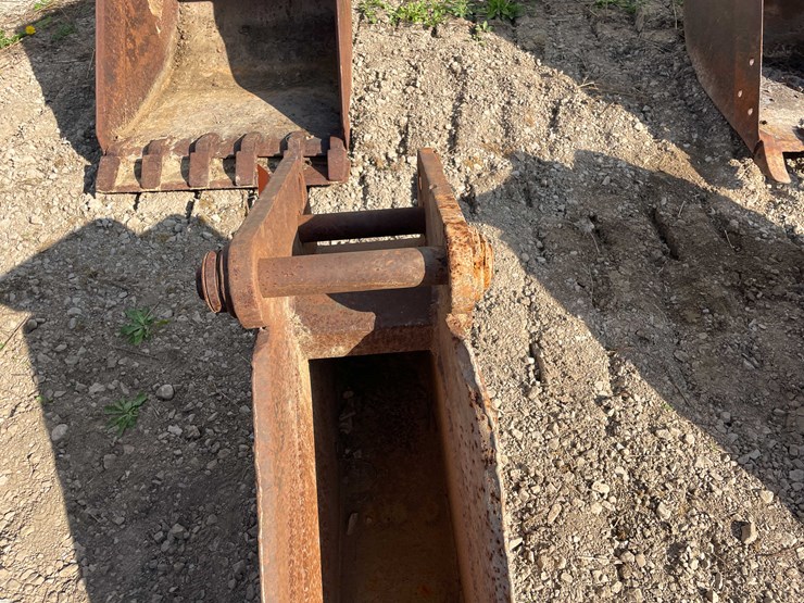 #13395-•-new-holland-bucket-image-10