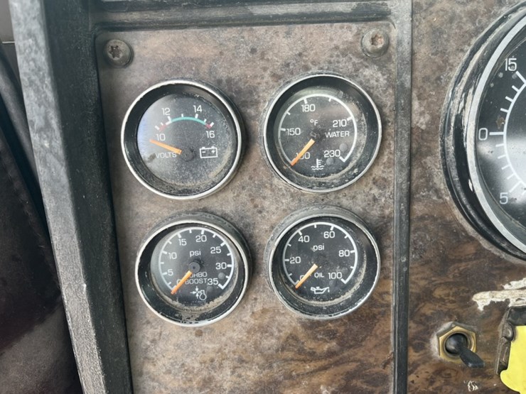 kenworth-w900b-image-48