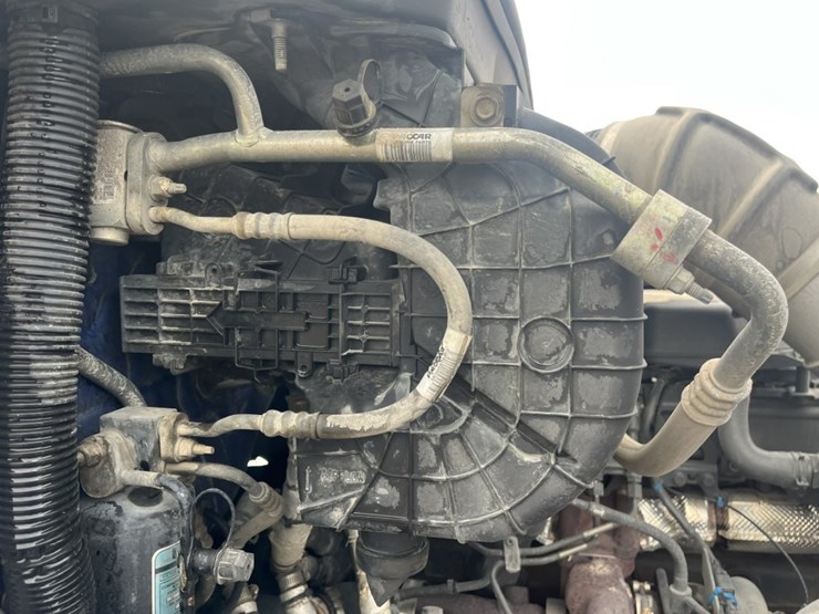 2020-kenworth-t680-image-39
