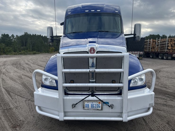 2020-kenworth-t680-image-8