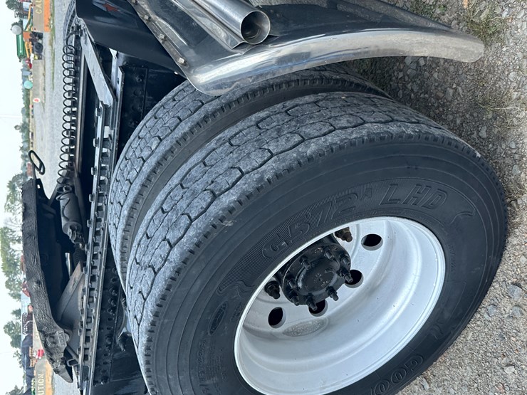 2018-western-star-5700-image-11