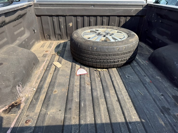 2011-toyota-tundra-image-10