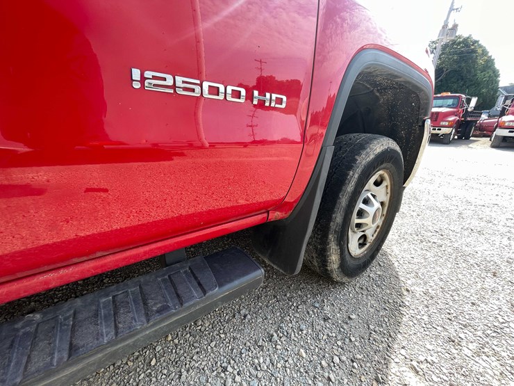 2015-gmc-sierra-2500hd-image-31