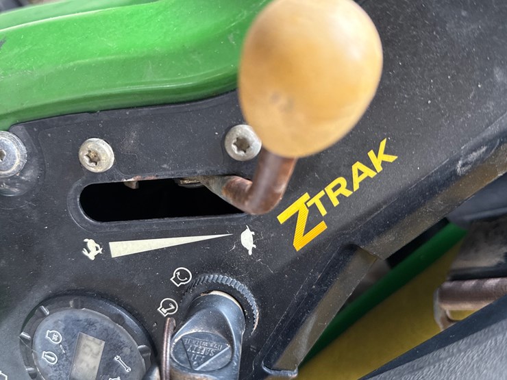 john-deere-z830a-image-22