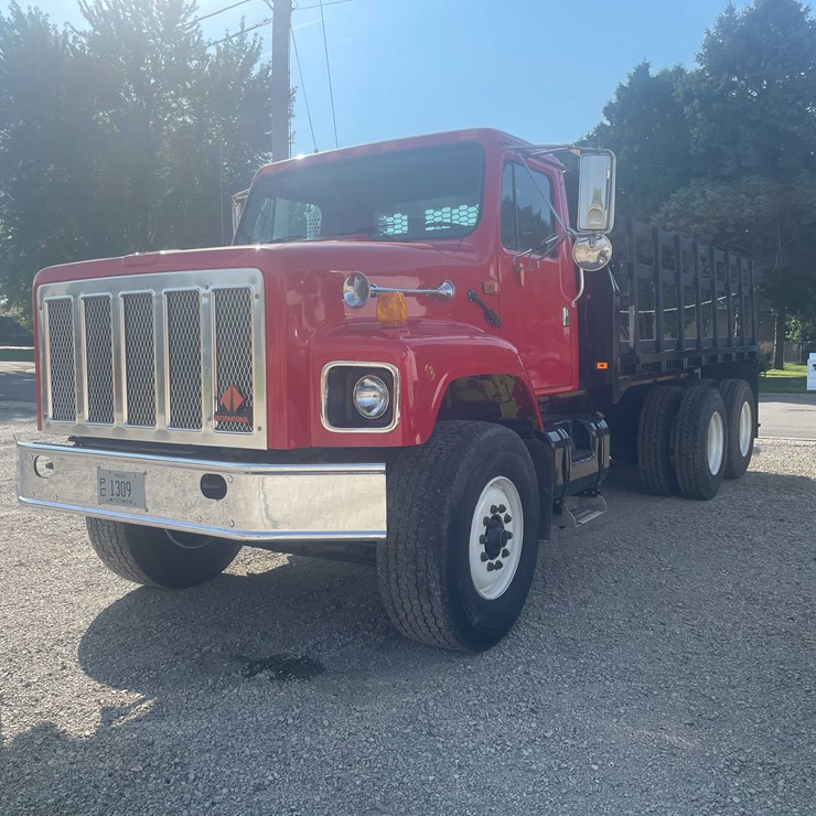 1993 INTERNATIONAL 2674