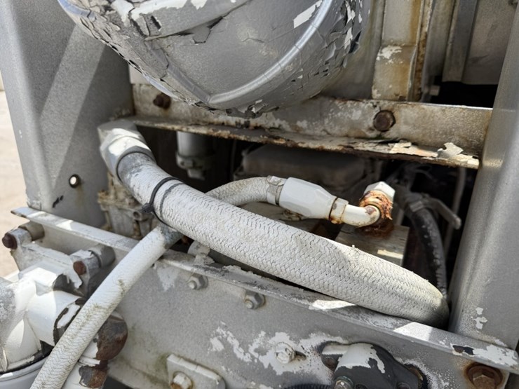 #1553-•-1991-oshkosh-mixer-truck-image-42