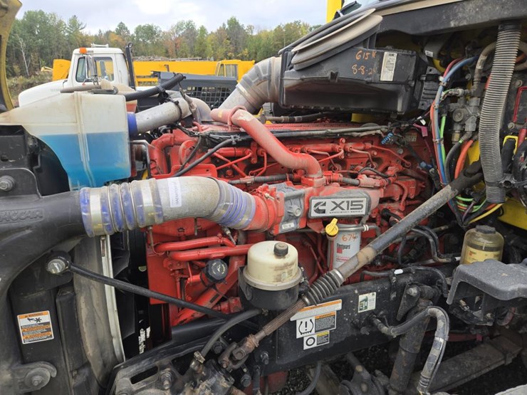 2019-peterbilt-579-image-44