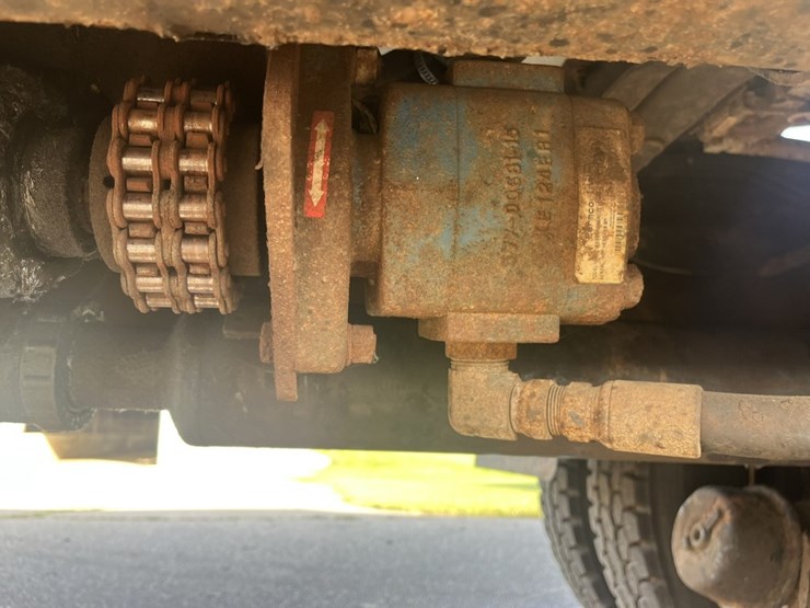 #1249-•-2011-navistar-7600-sba-6x4-2010-mixer-truck-image-111