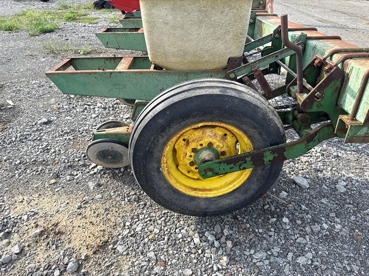 john-deere-7100-image-10