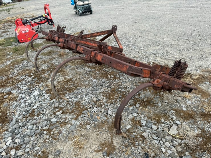 #23943-•-jeoffroy-mfg-14’-chisel-plow-image-3