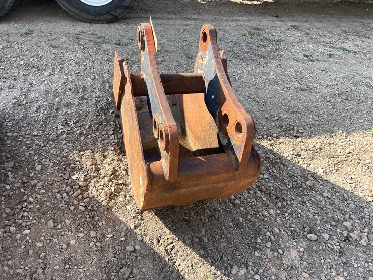 #13392-•-new-holland-bucket-image-3