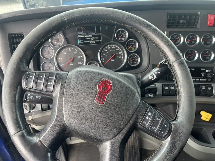 2020-kenworth-t680-image-125