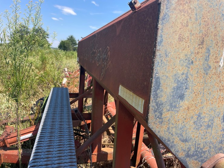 #24158-•-hula-mfg-levee-squeeze-w/seeder-image-5