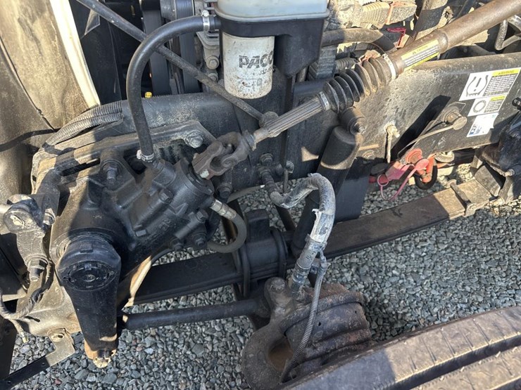 2023-kenworth-w990-image-52
