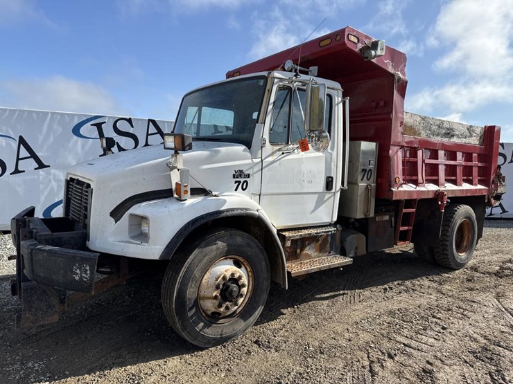 2004-freightliner-fl80-image-1