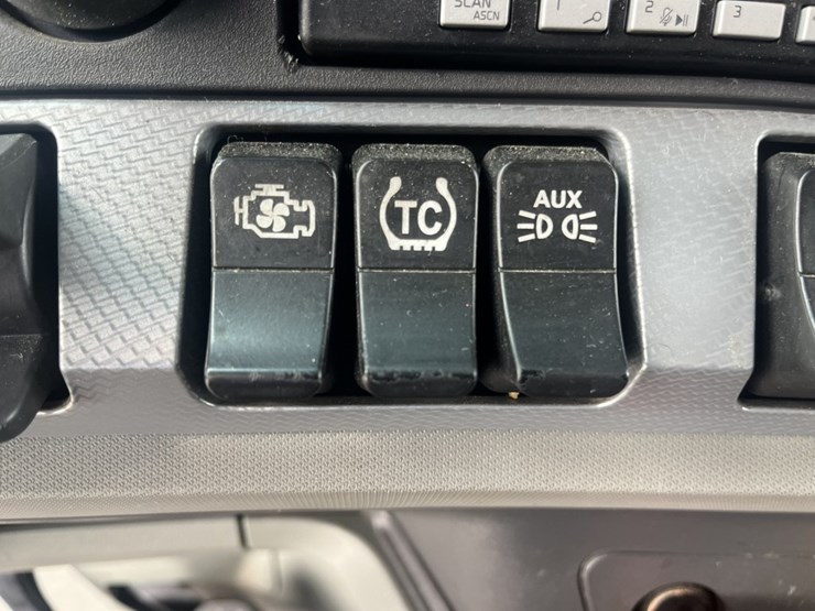 2020-kenworth-t680-image-113