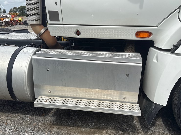 2015-international-prostar-image-30