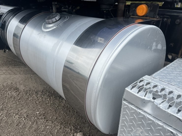 2020-kenworth-t680-image-59