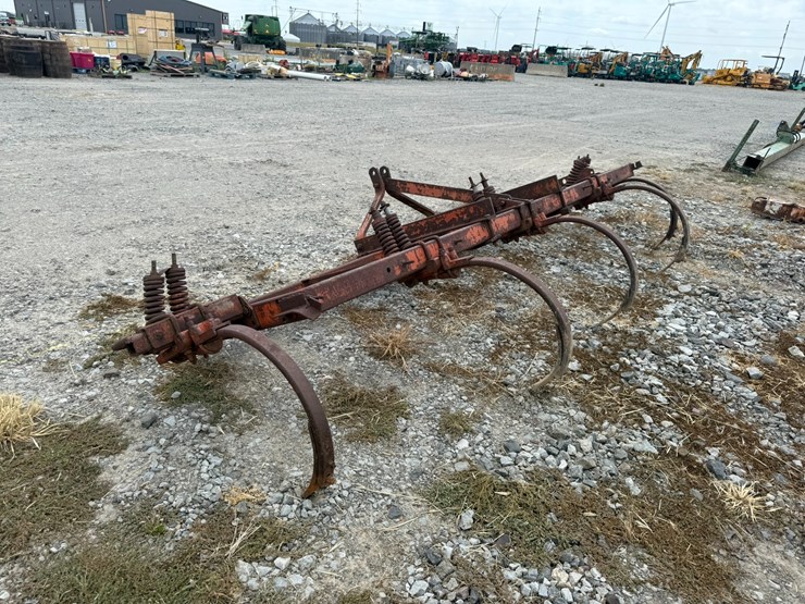 #23943-•-jeoffroy-mfg-14’-chisel-plow-image-4