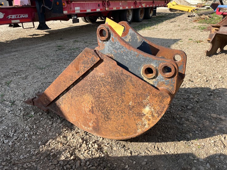 #13392-•-new-holland-bucket-image-2