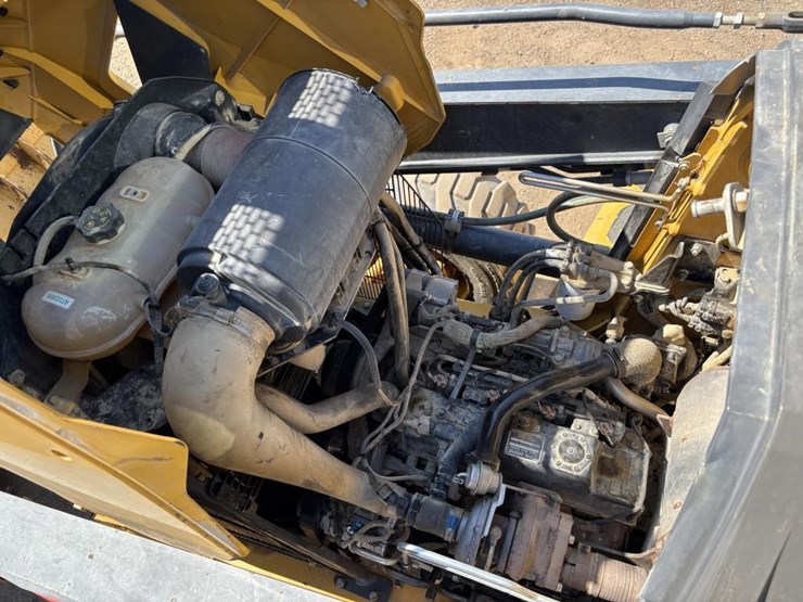 2019-deere-310l-ep-image-50