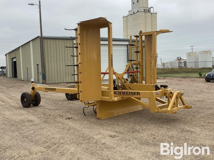2022-schmeiser-svt24r-24'-varitrak-folding-3-pt-land-leveler-image-3