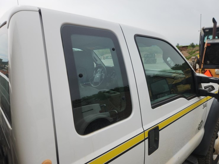 2011-ford-f550-image-22