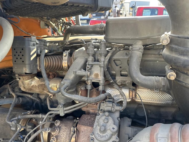2023-kenworth-w990-image-48