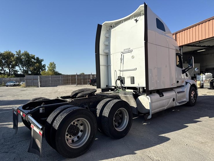 2020-peterbilt-579-image-5
