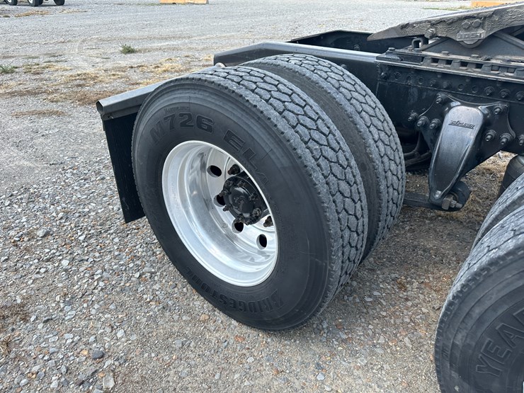 2018-western-star-5700-image-12
